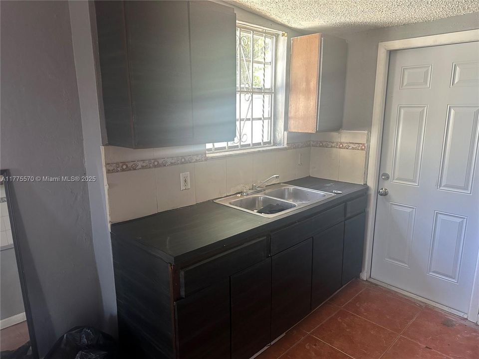 Recently Sold: $299,000 (3 beds, 2 baths, 1012 Square Feet)