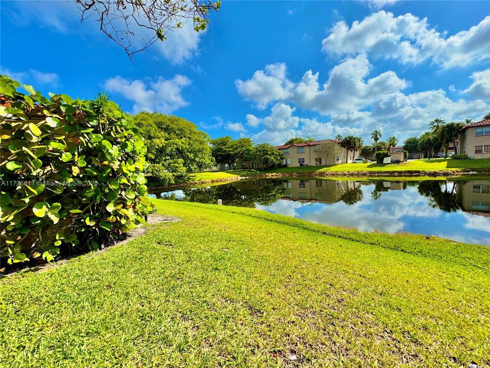 Recently Sold: $199,000 (2 beds, 2 baths, 985 Square Feet)