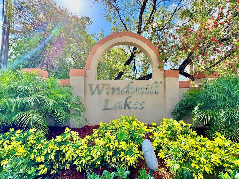 Recently Sold: $199,000 (2 beds, 2 baths, 985 Square Feet)