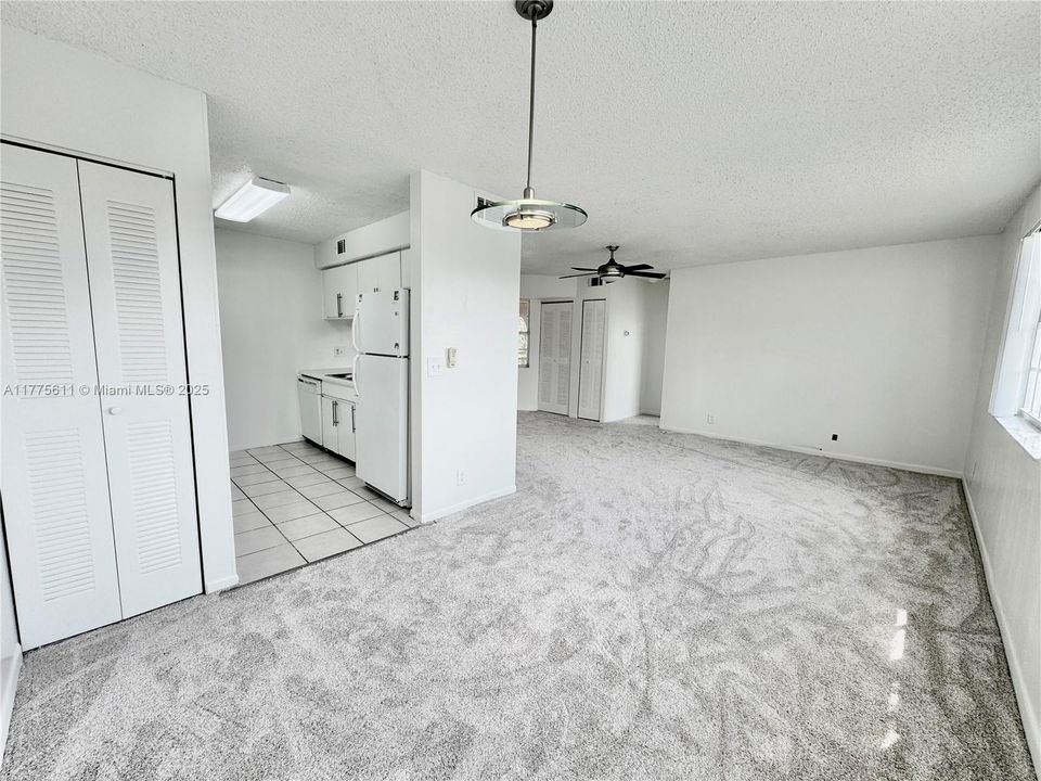 Recently Sold: $199,000 (2 beds, 2 baths, 985 Square Feet)