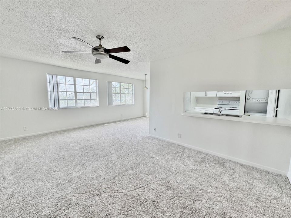 Recently Sold: $199,000 (2 beds, 2 baths, 985 Square Feet)