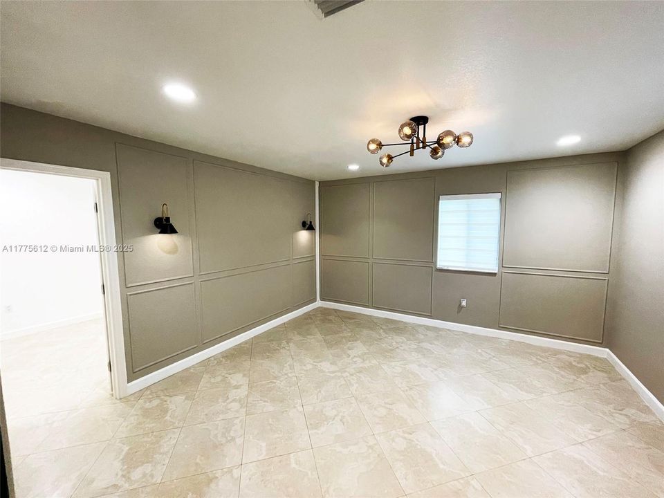 Recently Rented: $5,500 (4 beds, 3 baths, 2013 Square Feet)