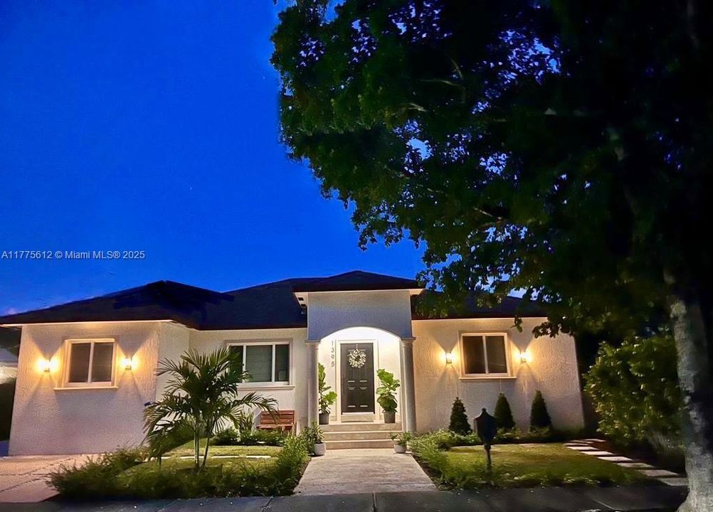 Recently Rented: $5,500 (4 beds, 3 baths, 2013 Square Feet)