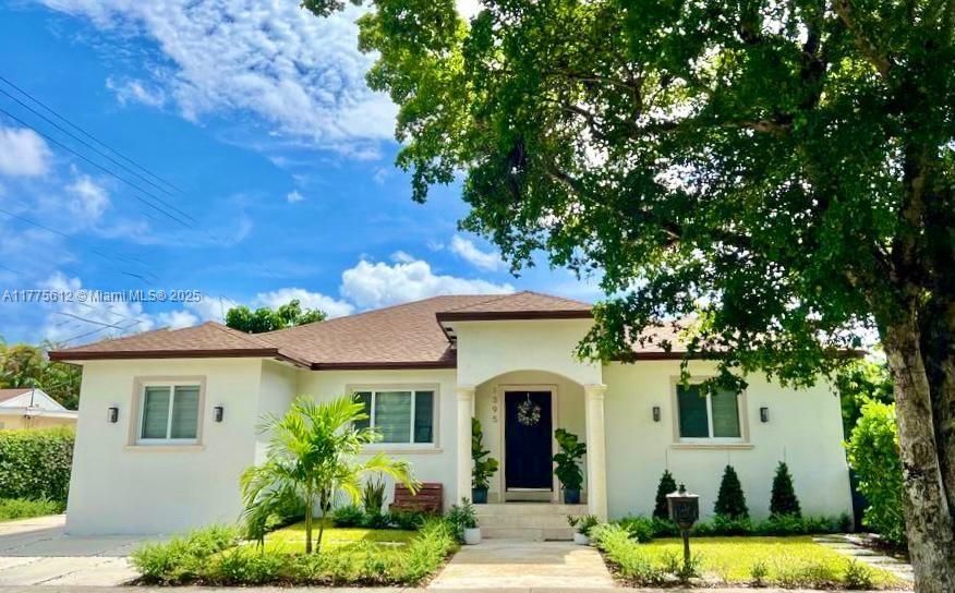 Recently Rented: $5,500 (4 beds, 3 baths, 2013 Square Feet)