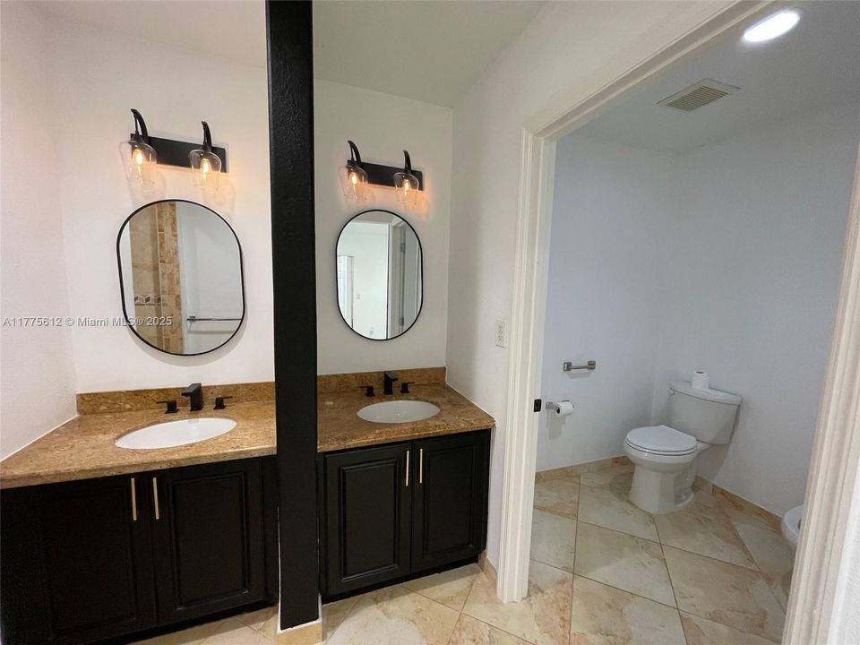 Recently Rented: $5,500 (4 beds, 3 baths, 2013 Square Feet)