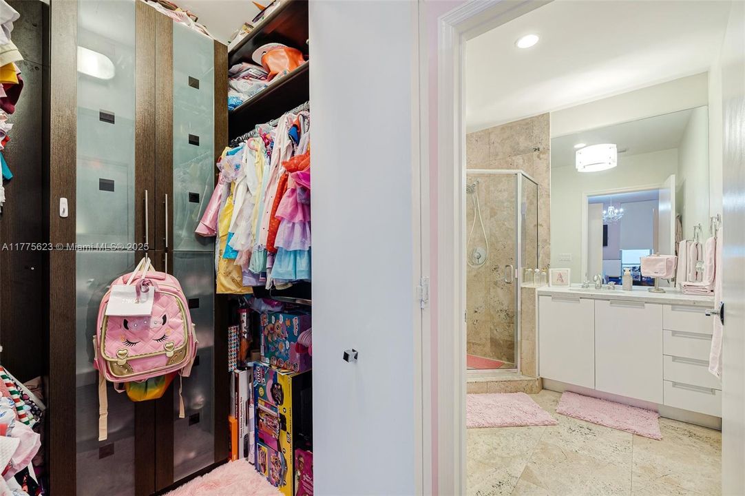 For Sale: $595,000 (2 beds, 2 baths, 1458 Square Feet)