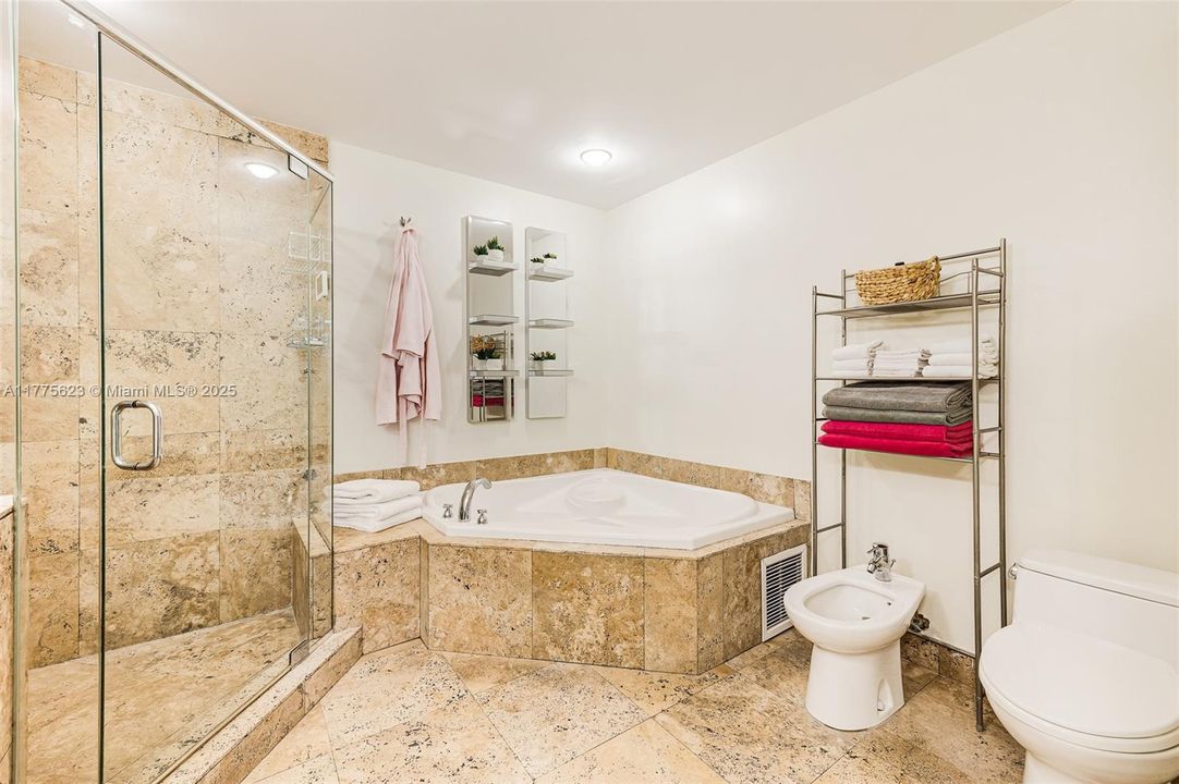 For Sale: $595,000 (2 beds, 2 baths, 1458 Square Feet)