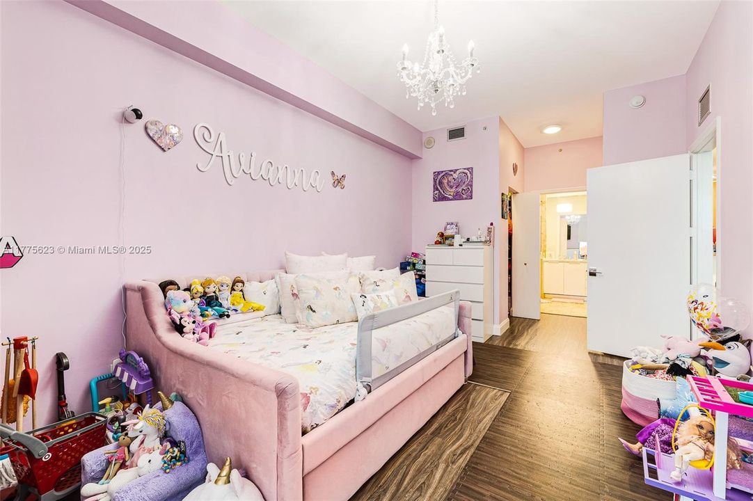 For Sale: $595,000 (2 beds, 2 baths, 1458 Square Feet)