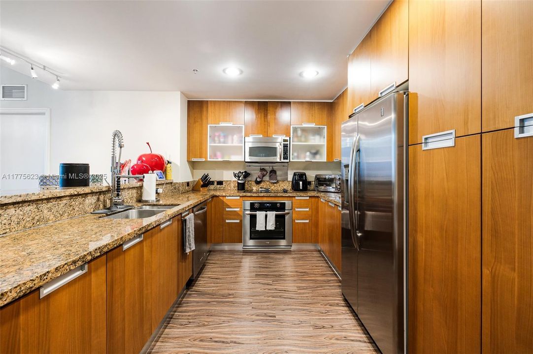 For Sale: $595,000 (2 beds, 2 baths, 1458 Square Feet)