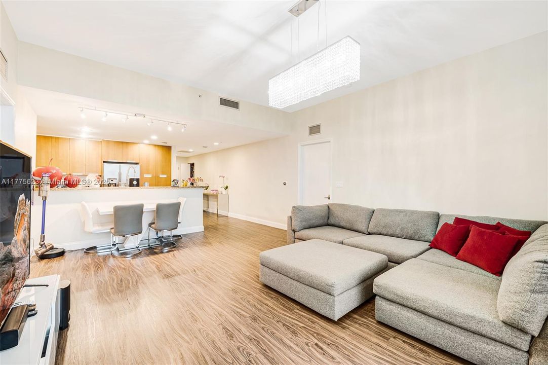 For Sale: $595,000 (2 beds, 2 baths, 1458 Square Feet)
