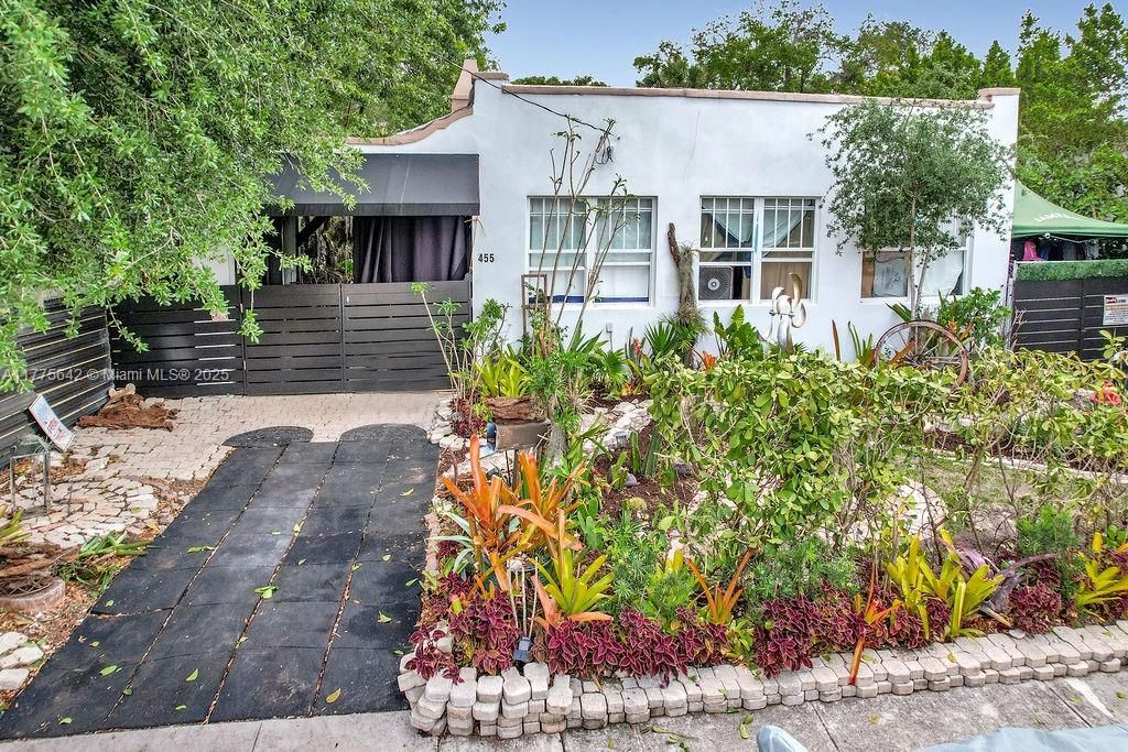 На продажу: $799,000 (5 спален, 2 ванн, 3062 Квадратных фут)