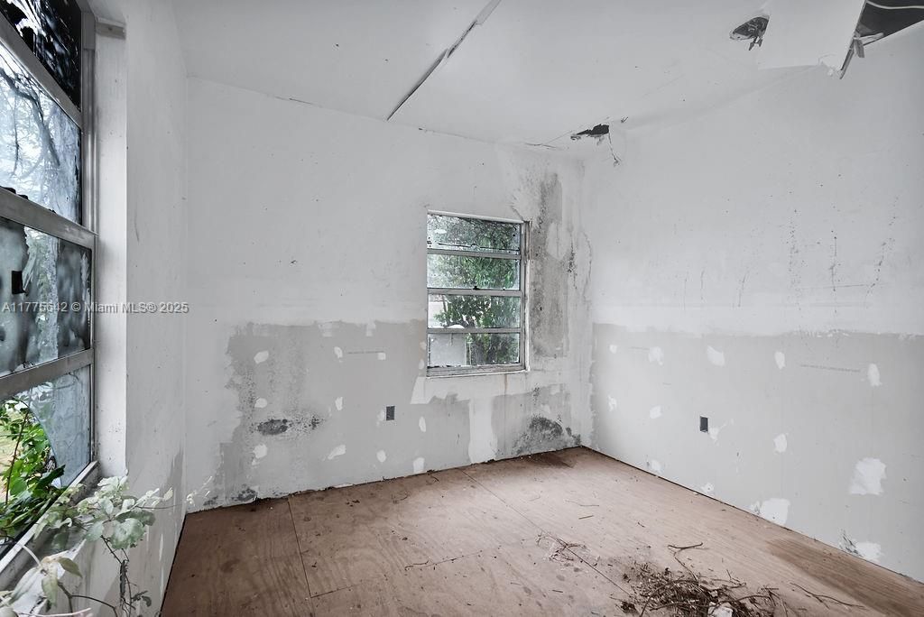 На продажу: $799,000 (5 спален, 2 ванн, 3062 Квадратных фут)