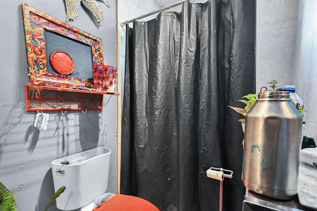 На продажу: $799,000 (5 спален, 2 ванн, 3062 Квадратных фут)