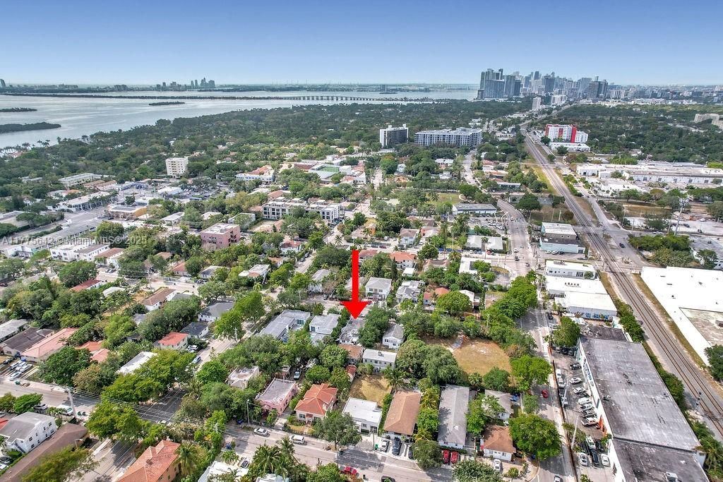 На продажу: $799,000 (5 спален, 2 ванн, 3062 Квадратных фут)