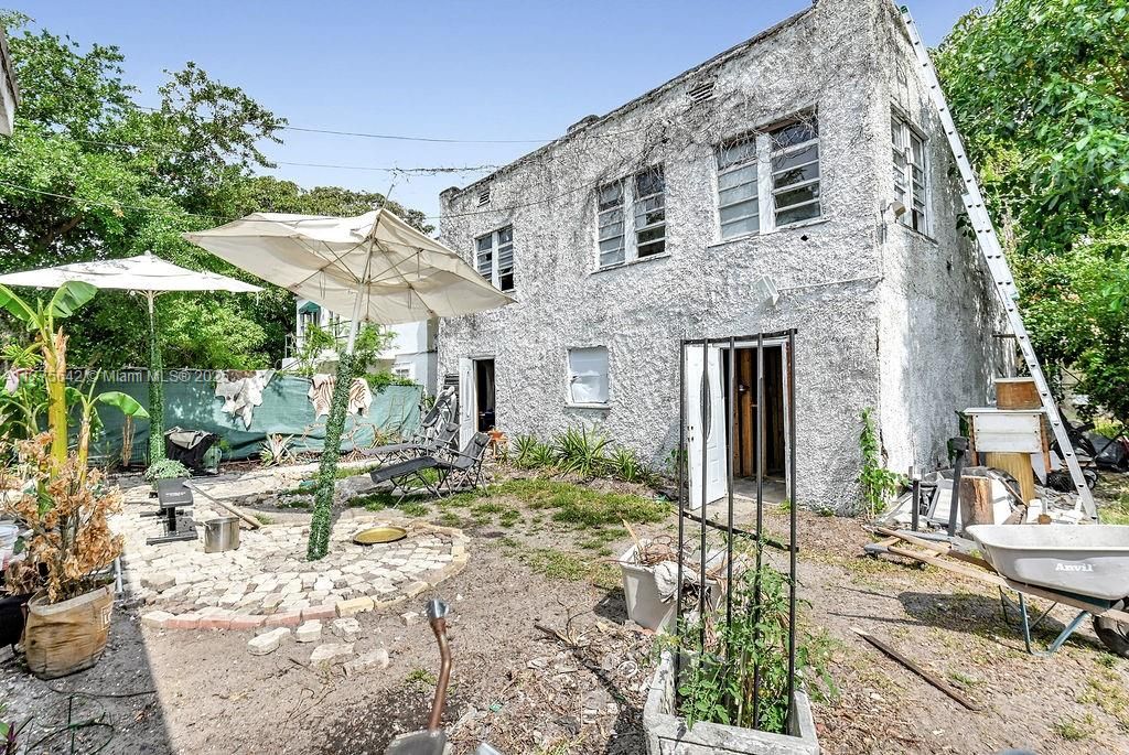 На продажу: $799,000 (5 спален, 2 ванн, 3062 Квадратных фут)