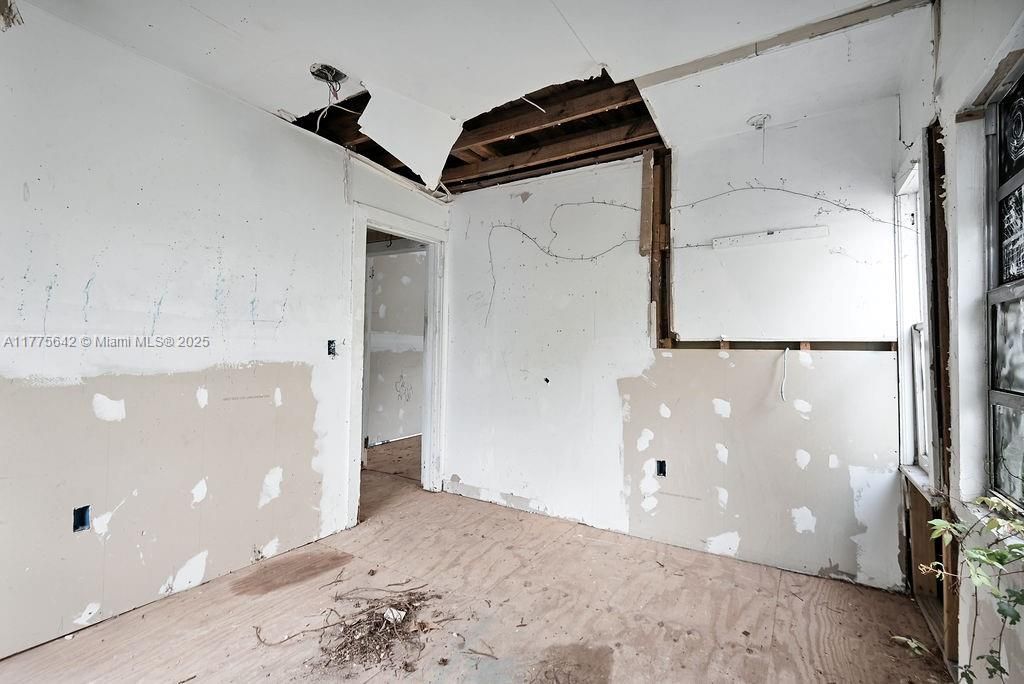 На продажу: $799,000 (5 спален, 2 ванн, 3062 Квадратных фут)