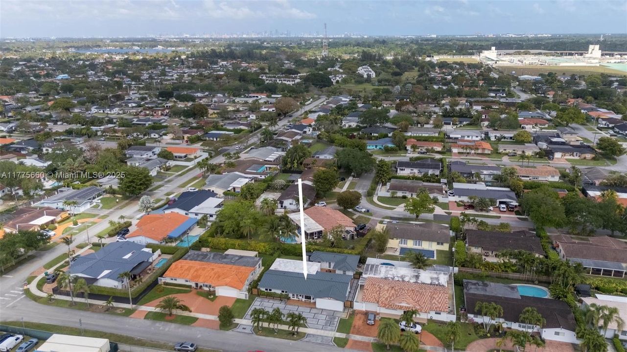 Activo con contrato: $1,095,000 (5 camas, 4 baños, 3366 Pies cuadrados)