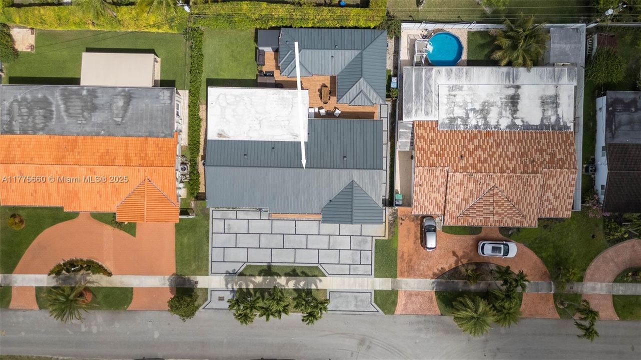 Activo con contrato: $1,095,000 (5 camas, 4 baños, 3366 Pies cuadrados)