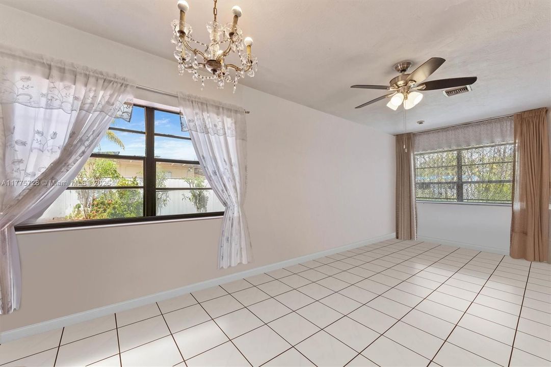 Vendido Recientemente: $399,999 (3 camas, 1 baños, 1479 Pies cuadrados)