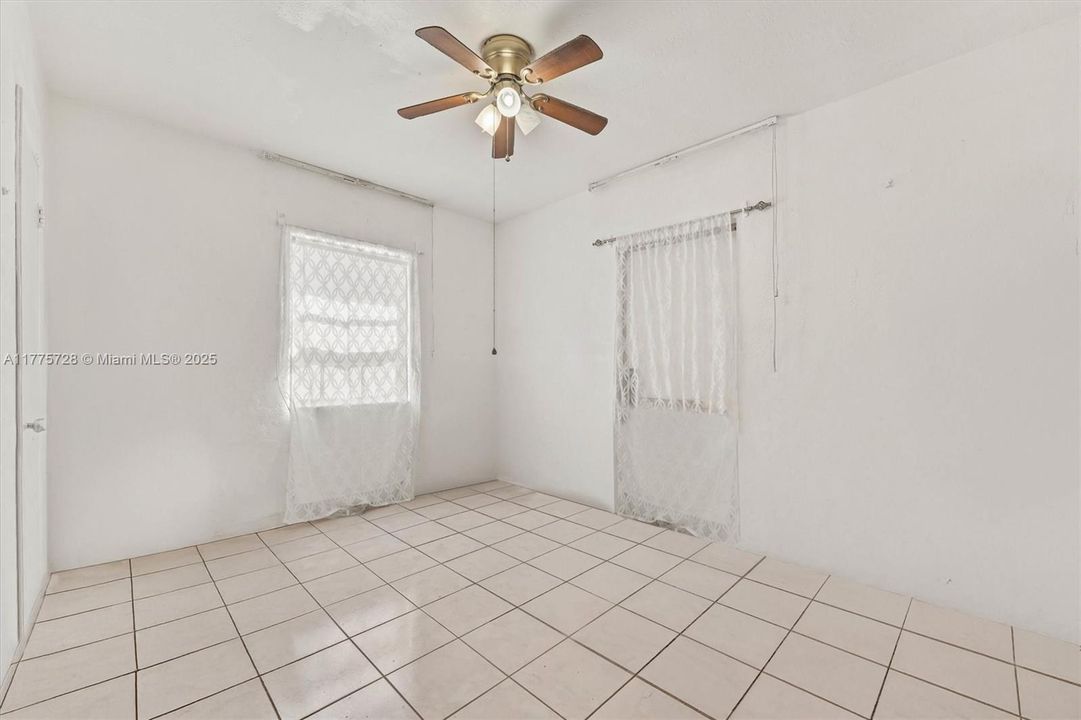 Vendido Recientemente: $399,999 (3 camas, 1 baños, 1479 Pies cuadrados)