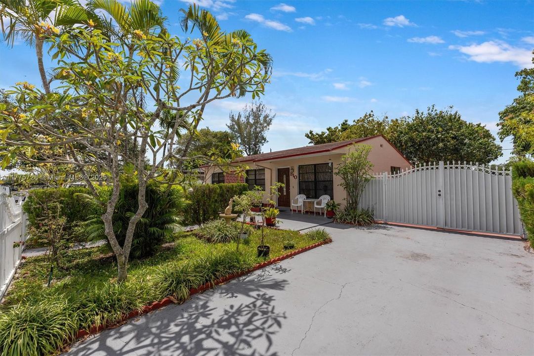 Vendido Recientemente: $399,999 (3 camas, 1 baños, 1479 Pies cuadrados)