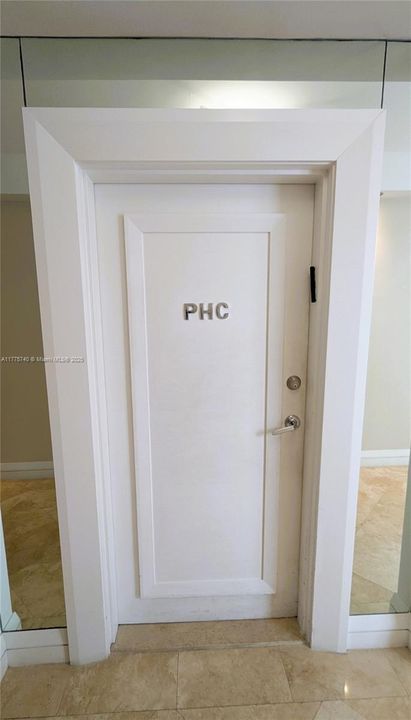 Недавно продано: $1,999,000 (3 спален, 3 ванн, 1969 Квадратных фут)