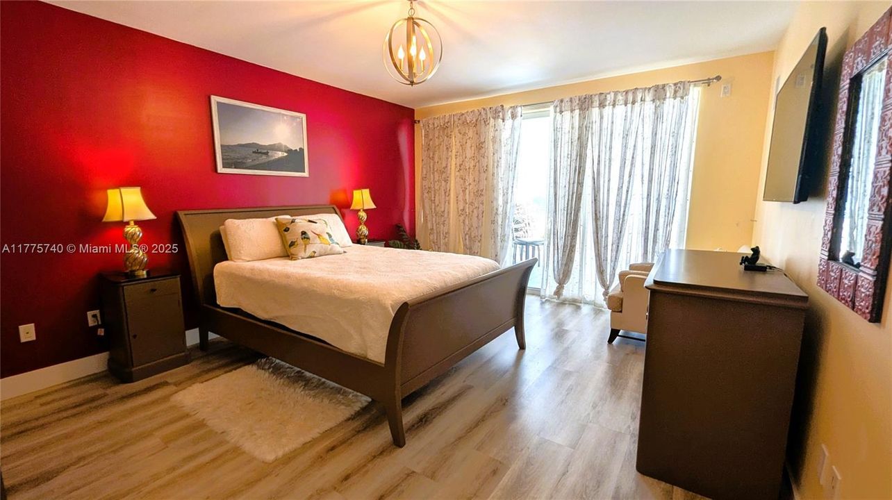 Недавно продано: $1,999,000 (3 спален, 3 ванн, 1969 Квадратных фут)