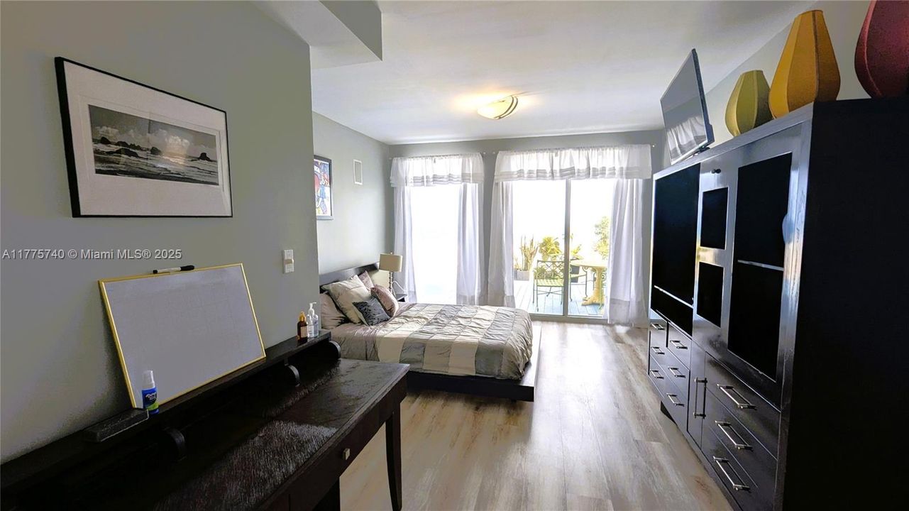 Недавно продано: $1,999,000 (3 спален, 3 ванн, 1969 Квадратных фут)