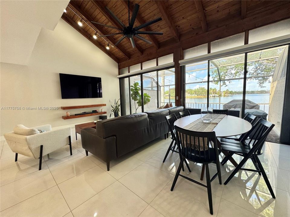 Недавно арендовано: $3,500 (3 спален, 3 ванн, 1686 Квадратных фут)