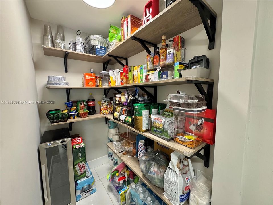 Недавно арендовано: $3,500 (3 спален, 3 ванн, 1686 Квадратных фут)