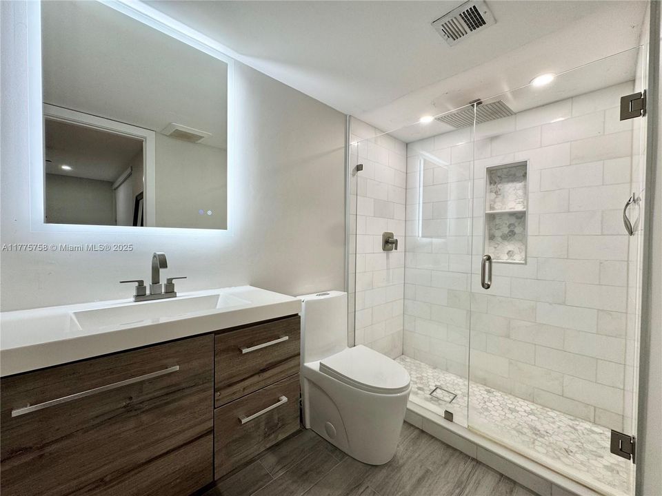 Недавно арендовано: $3,500 (3 спален, 3 ванн, 1686 Квадратных фут)