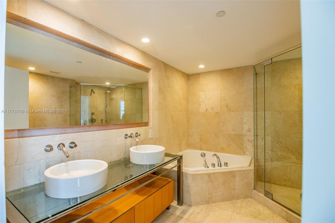 出租: $7,000 (2 贝兹, 2 浴室, 1300 平方英尺)