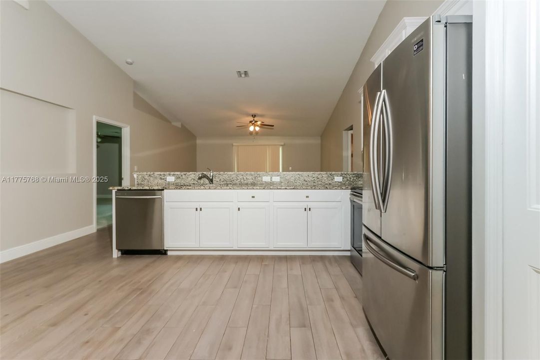 Recientemente alquilado: $2,570 (4 camas, 2 baños, 1880 Pies cuadrados)