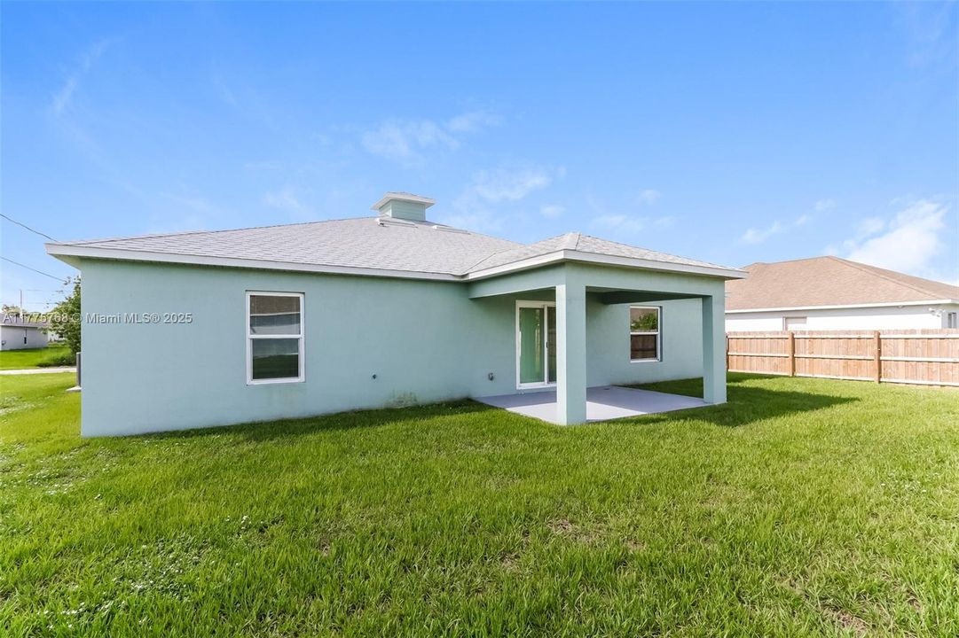 Recientemente alquilado: $2,570 (4 camas, 2 baños, 1880 Pies cuadrados)