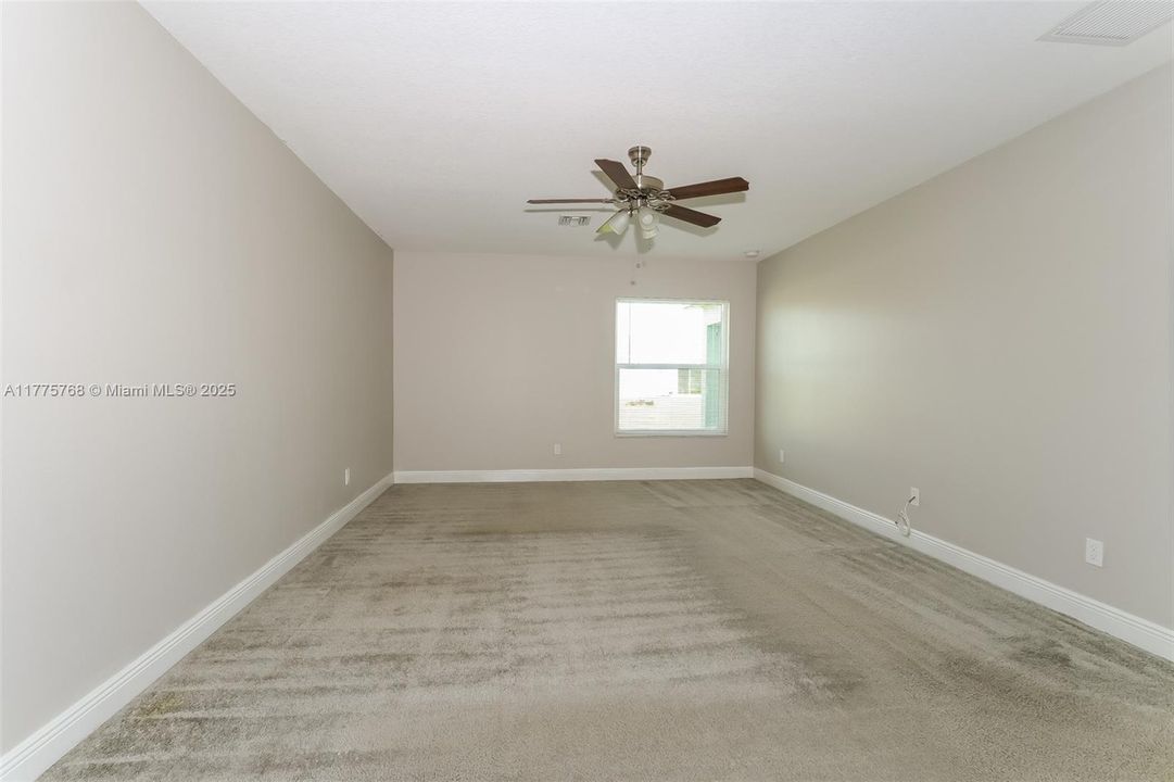 Recientemente alquilado: $2,570 (4 camas, 2 baños, 1880 Pies cuadrados)