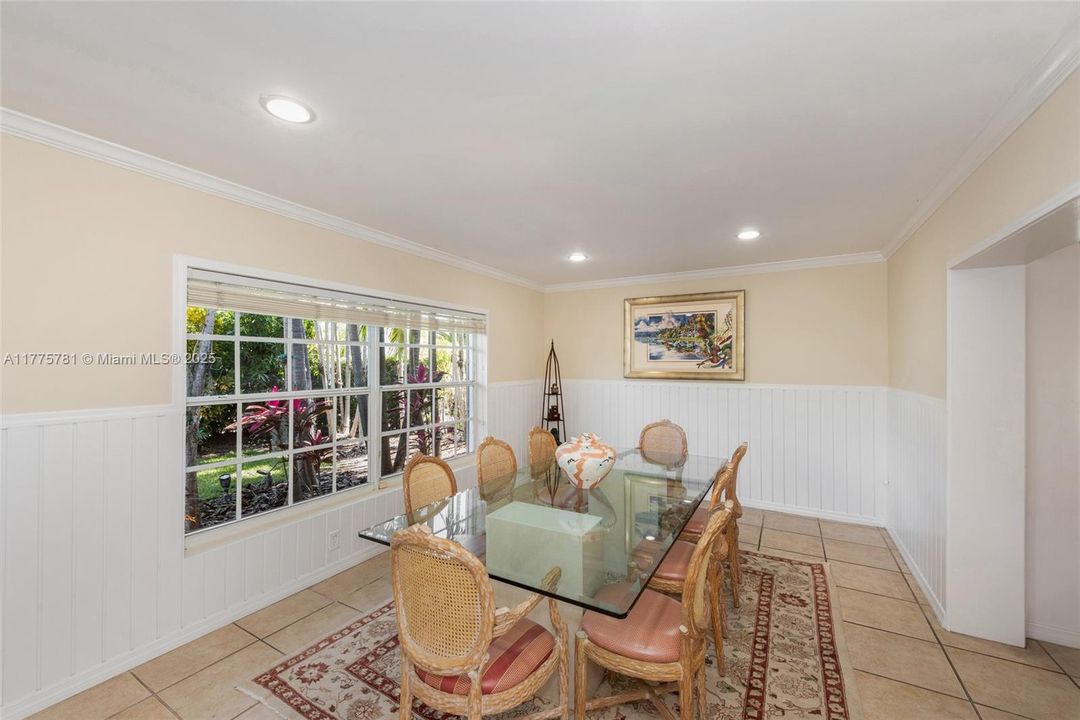 For Sale: $3,625,000 (5 beds, 4 baths, 3297 Square Feet)