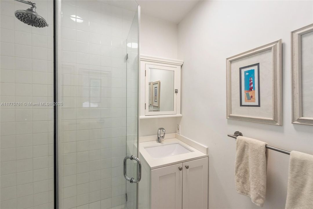 For Sale: $3,625,000 (5 beds, 4 baths, 3297 Square Feet)