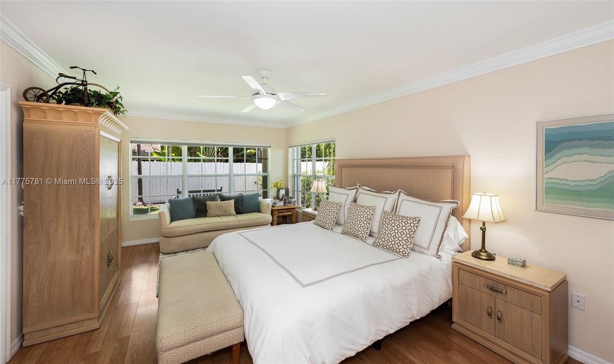 For Sale: $3,625,000 (5 beds, 4 baths, 3297 Square Feet)