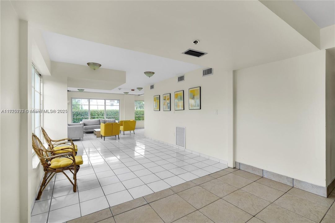 最近租的: $2,100 (1 贝兹, 1 浴室, 707 平方英尺)