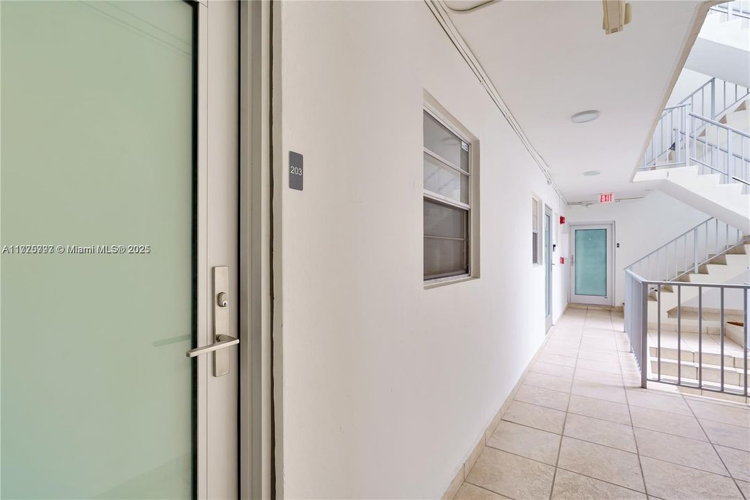 最近租的: $2,100 (1 贝兹, 1 浴室, 707 平方英尺)