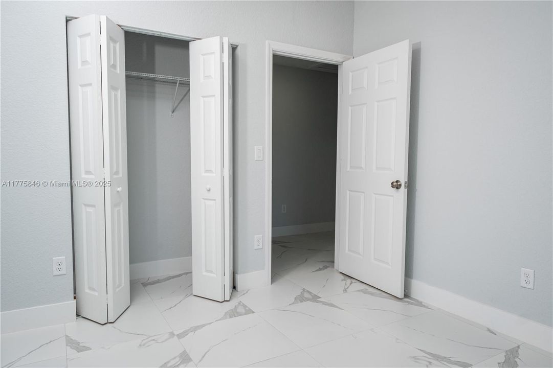 Recientemente alquilado: $3,100 (3 camas, 2 baños, 1608 Pies cuadrados)