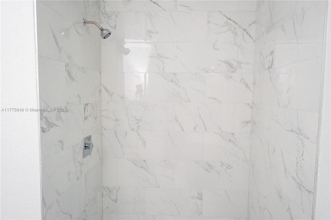 Recientemente alquilado: $3,100 (3 camas, 2 baños, 1608 Pies cuadrados)