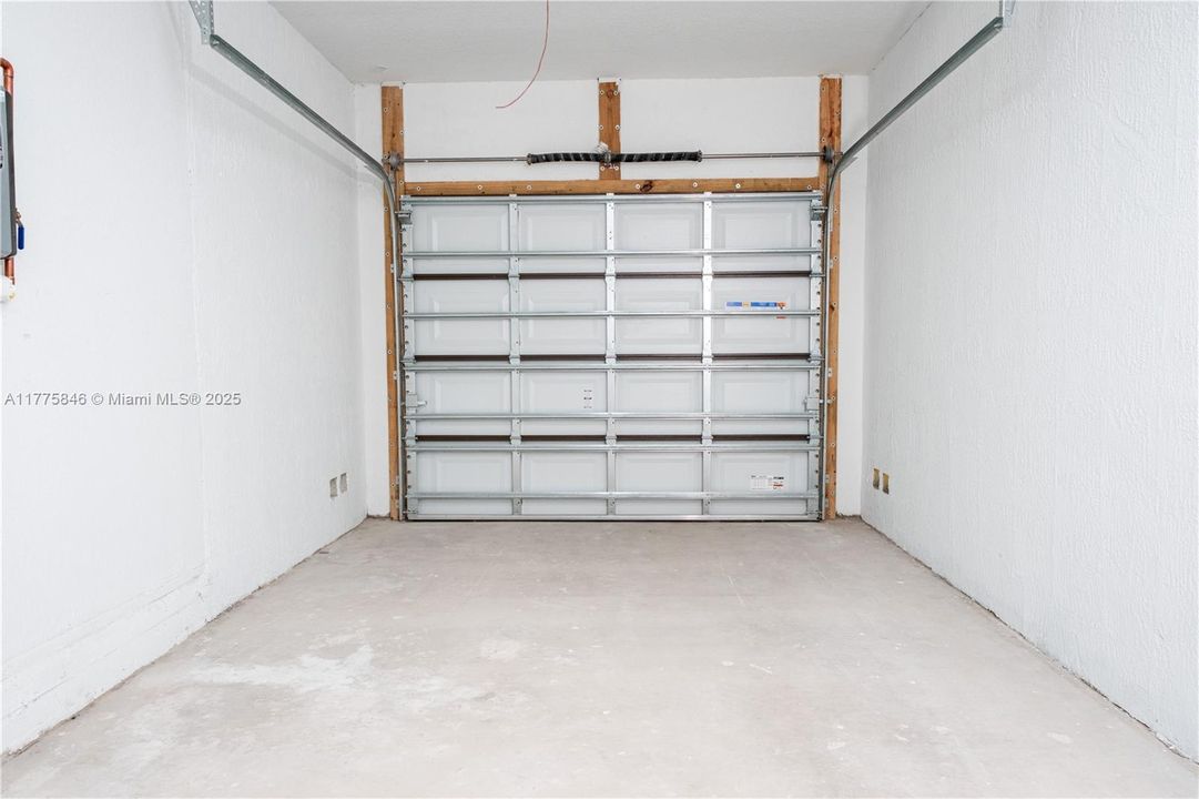 Recientemente alquilado: $3,100 (3 camas, 2 baños, 1608 Pies cuadrados)