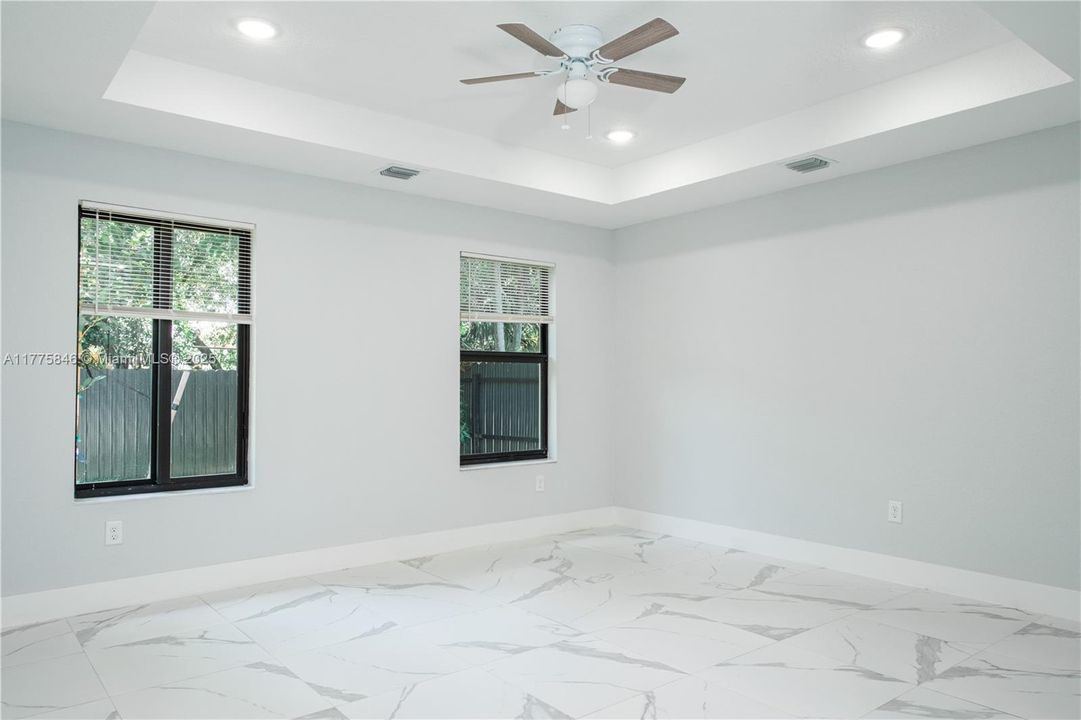 Recientemente alquilado: $3,100 (3 camas, 2 baños, 1608 Pies cuadrados)