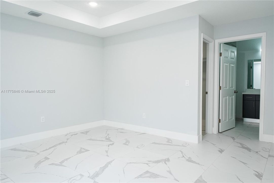 Recientemente alquilado: $3,100 (3 camas, 2 baños, 1608 Pies cuadrados)