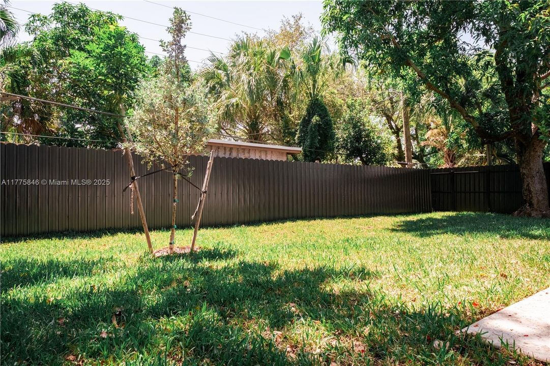 Recientemente alquilado: $3,100 (3 camas, 2 baños, 1608 Pies cuadrados)