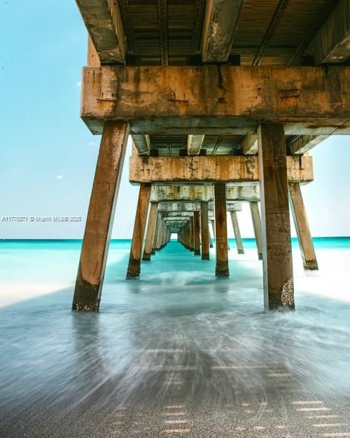 Juno Beach Pier & Ocean