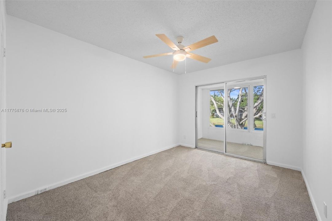 Active With Contract: $89,900 (2 beds, 1 baths, 820 Square Feet)
