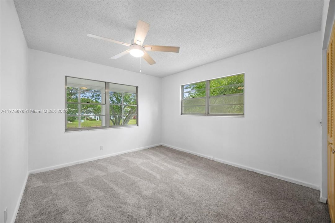 Active With Contract: $89,900 (2 beds, 1 baths, 820 Square Feet)