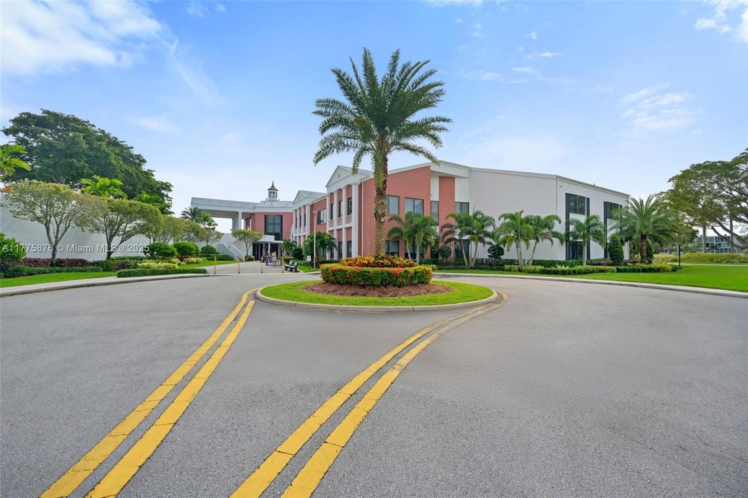 Active With Contract: $89,900 (2 beds, 1 baths, 820 Square Feet)